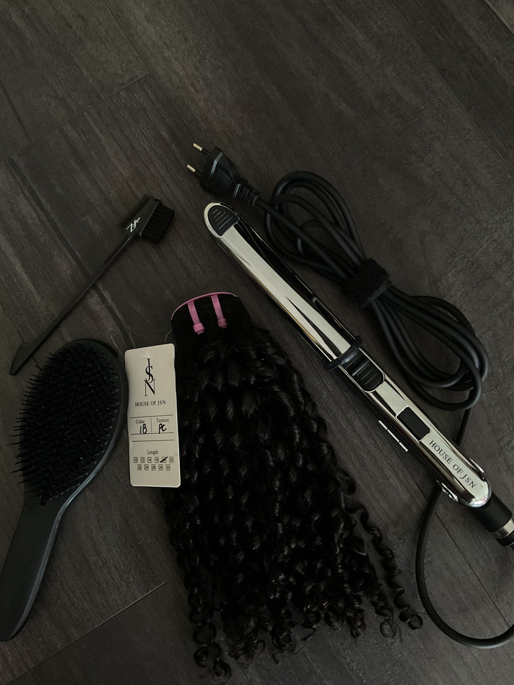 HOUSE N°5 — Virgin Pixie Curly